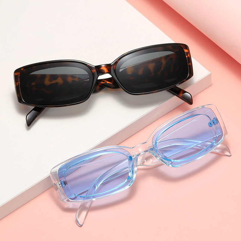 Lunettes de soleil pour femmes à verres carrés modernes 1