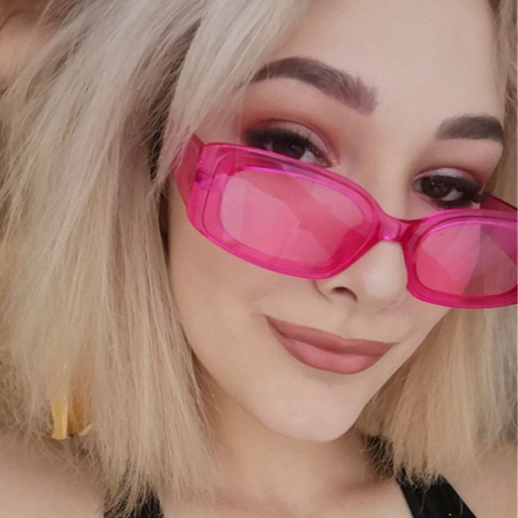 Lunettes de soleil pour femmes à verres carrés modernes 2
