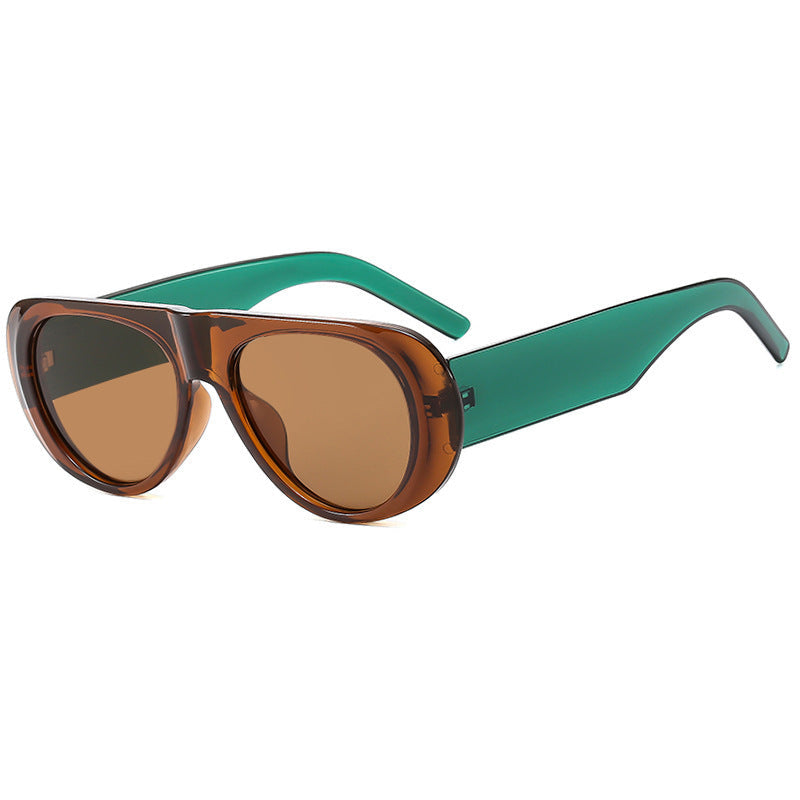 Lunettes de soleil pour femmes au design contemporain 13