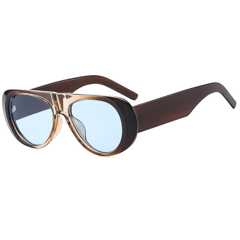 Lunettes de soleil pour femmes au design contemporain 8