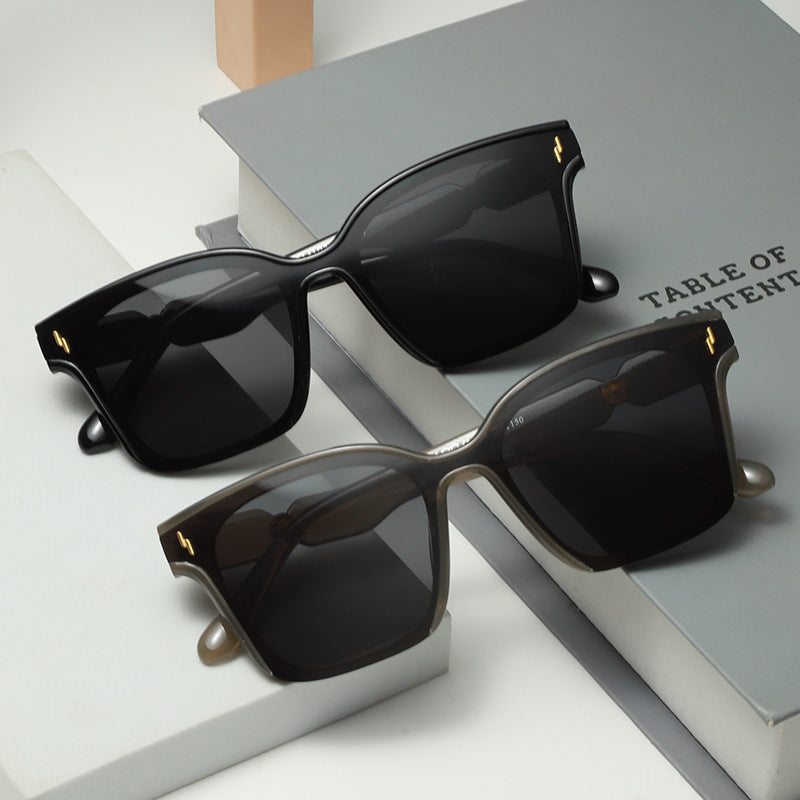 Lunettes de soleil pour femmes au design moderne 2