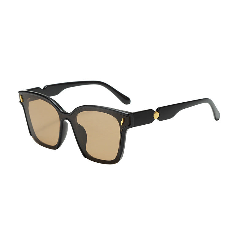 Lunettes de soleil pour femmes au design moderne 8