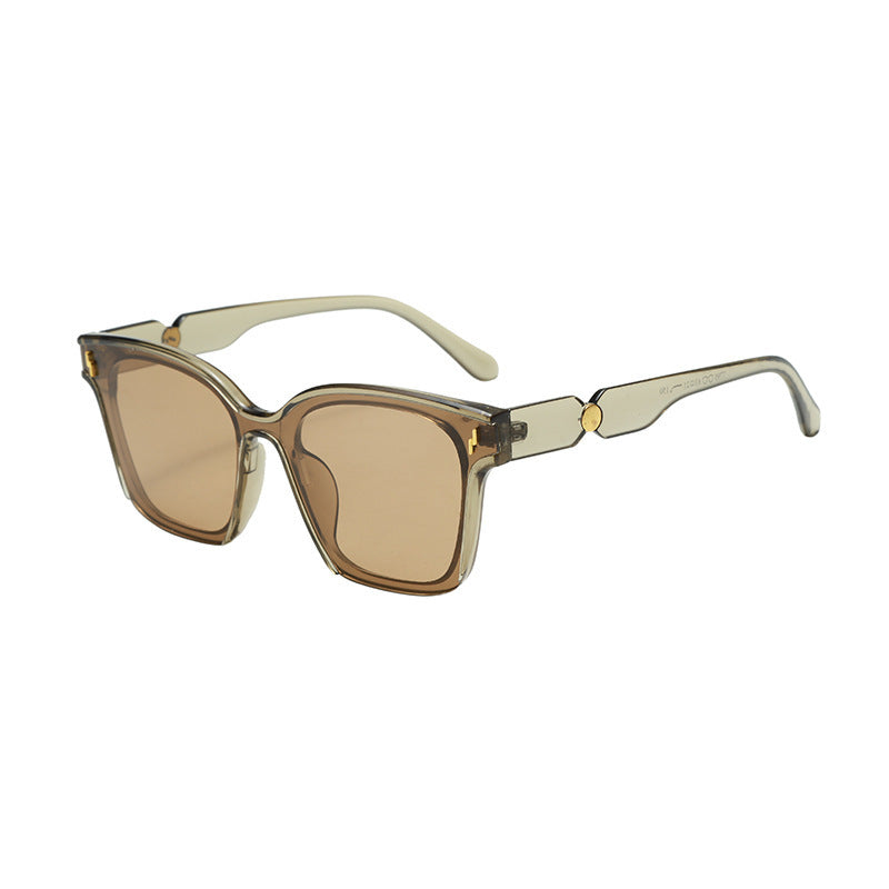 Lunettes de soleil pour femmes au design moderne 9
