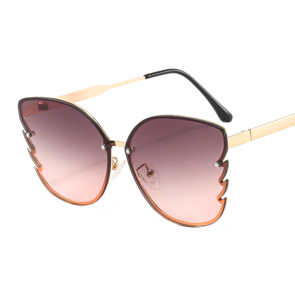 Lunettes de soleil pour femmes au design unique 4