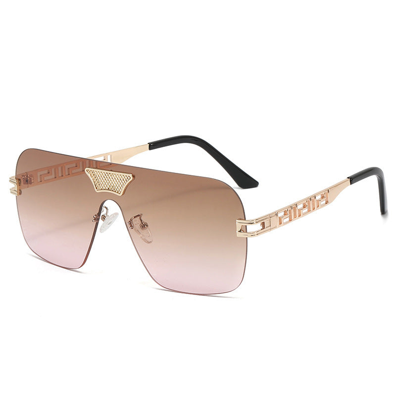 Lunettes de soleil pour femmes au style futuriste 1