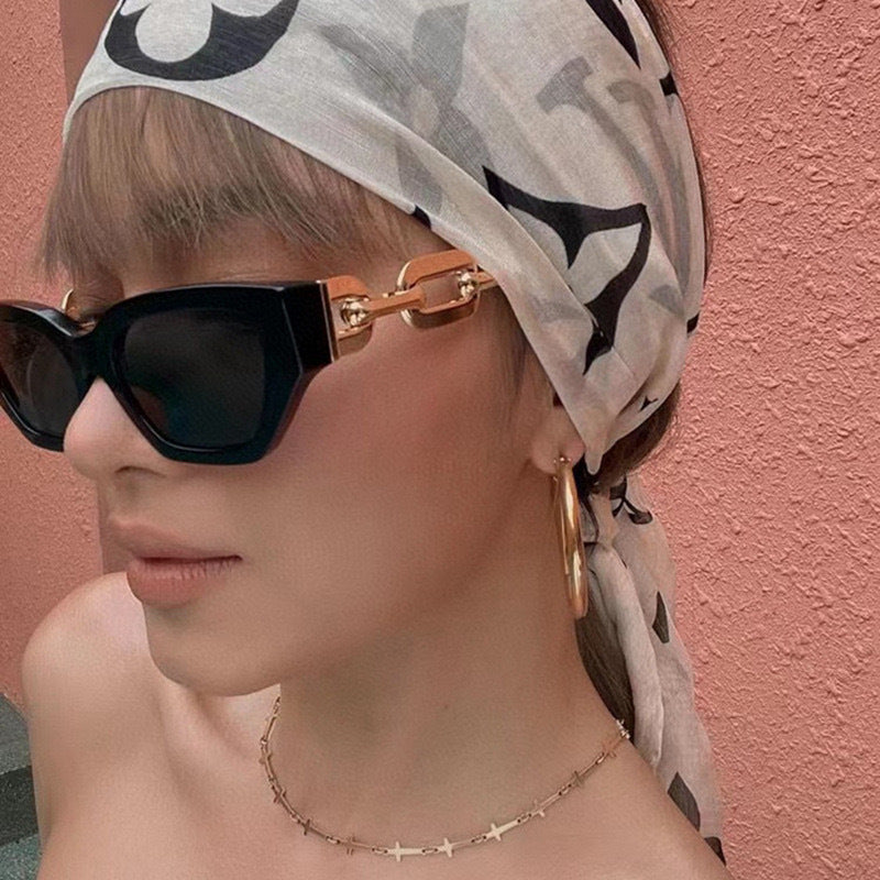 Lunettes de soleil pour femmes avec design unique 2