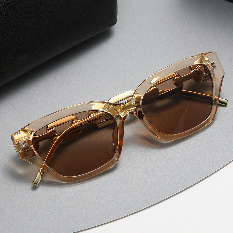 Lunettes de soleil pour femmes avec design unique 4