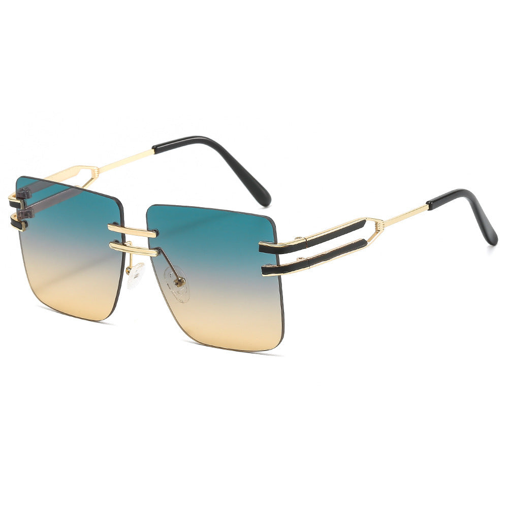Lunettes de soleil pour femmes avec monture extravagante 7