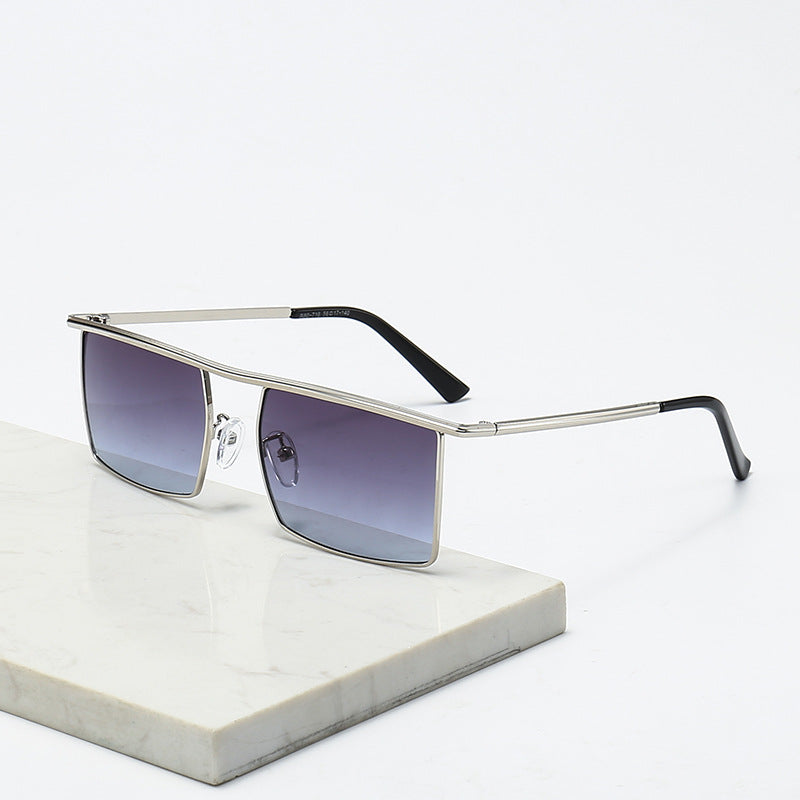 Lunettes de soleil pour femmes avec monture rectangulaire 1
