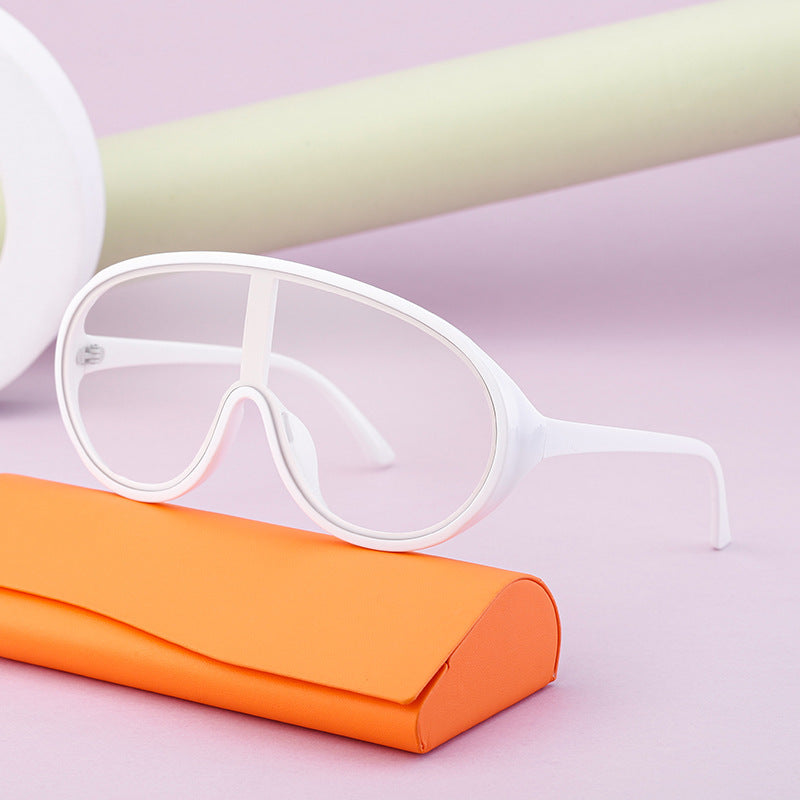 Lunettes de soleil pour femmes style futuriste 2