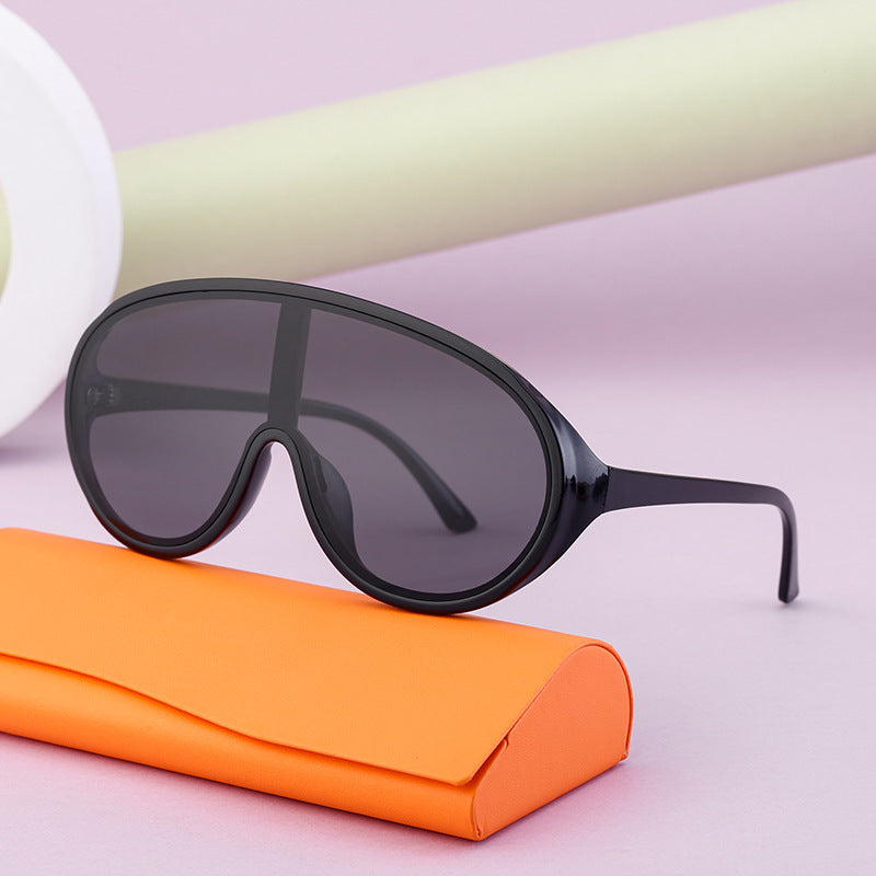 Lunettes de soleil pour femmes style futuriste 3