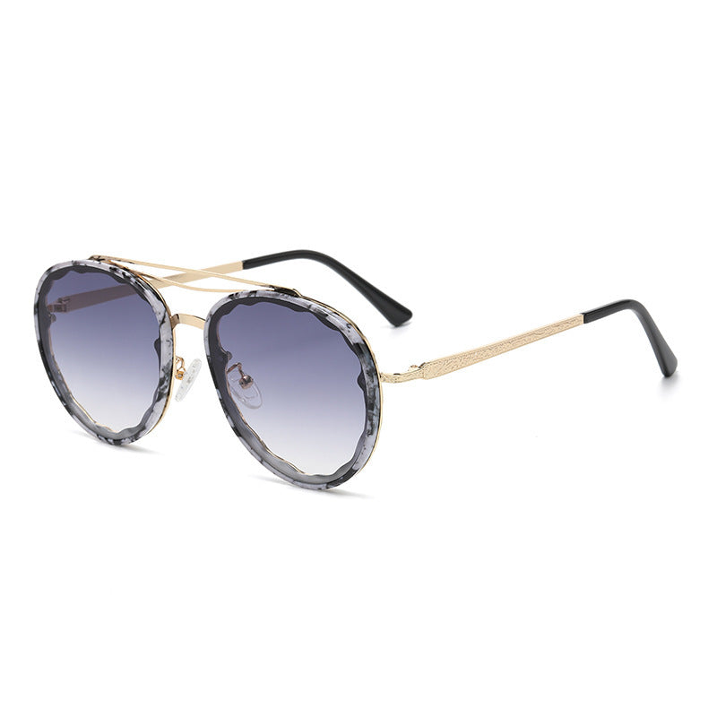 Lunettes de soleil pour femmes surdimensionnées modernes 0