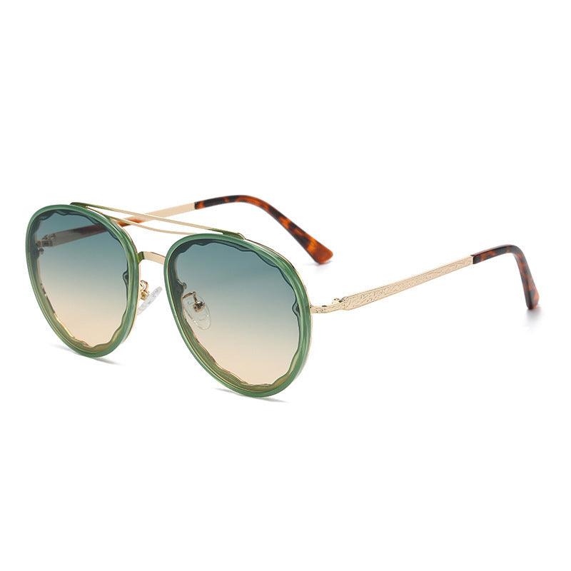 Lunettes de soleil pour femmes surdimensionnées modernes 1