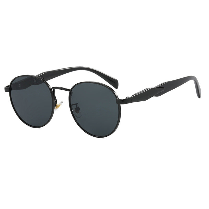 Lunettes de soleil rondes pour femmes avec monture dorée 11
