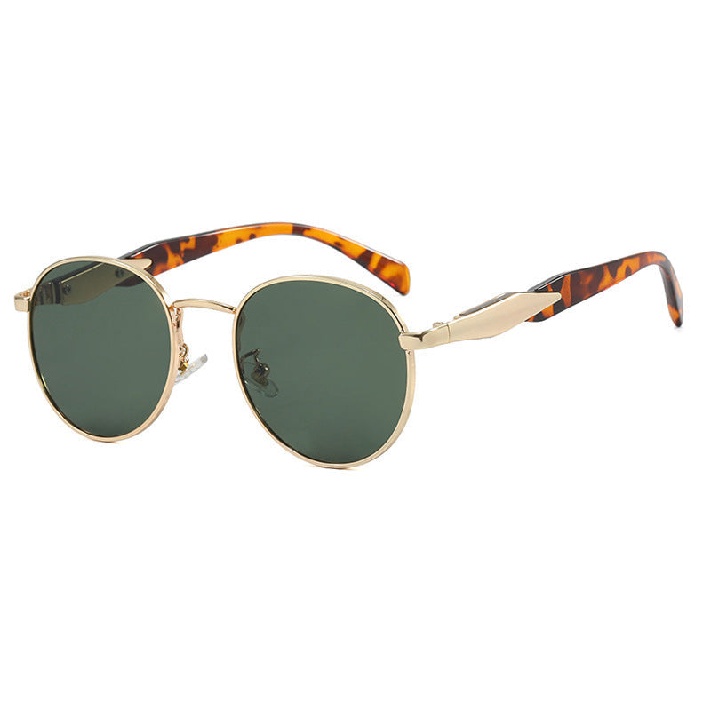 Lunettes de soleil rondes pour femmes avec monture dorée 8