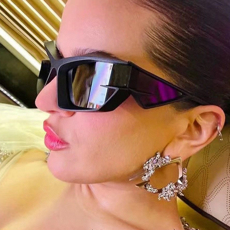 Lunettes de soleil sportives pour femmes au design dynamique 1