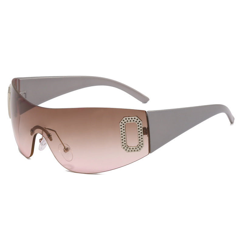 Lunettes de soleil sportives pour femmes au design futuriste 10
