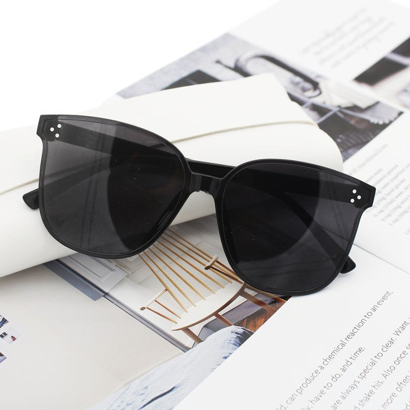 Lunettes de soleil surdimensionnées pour femmes au design moderne 2