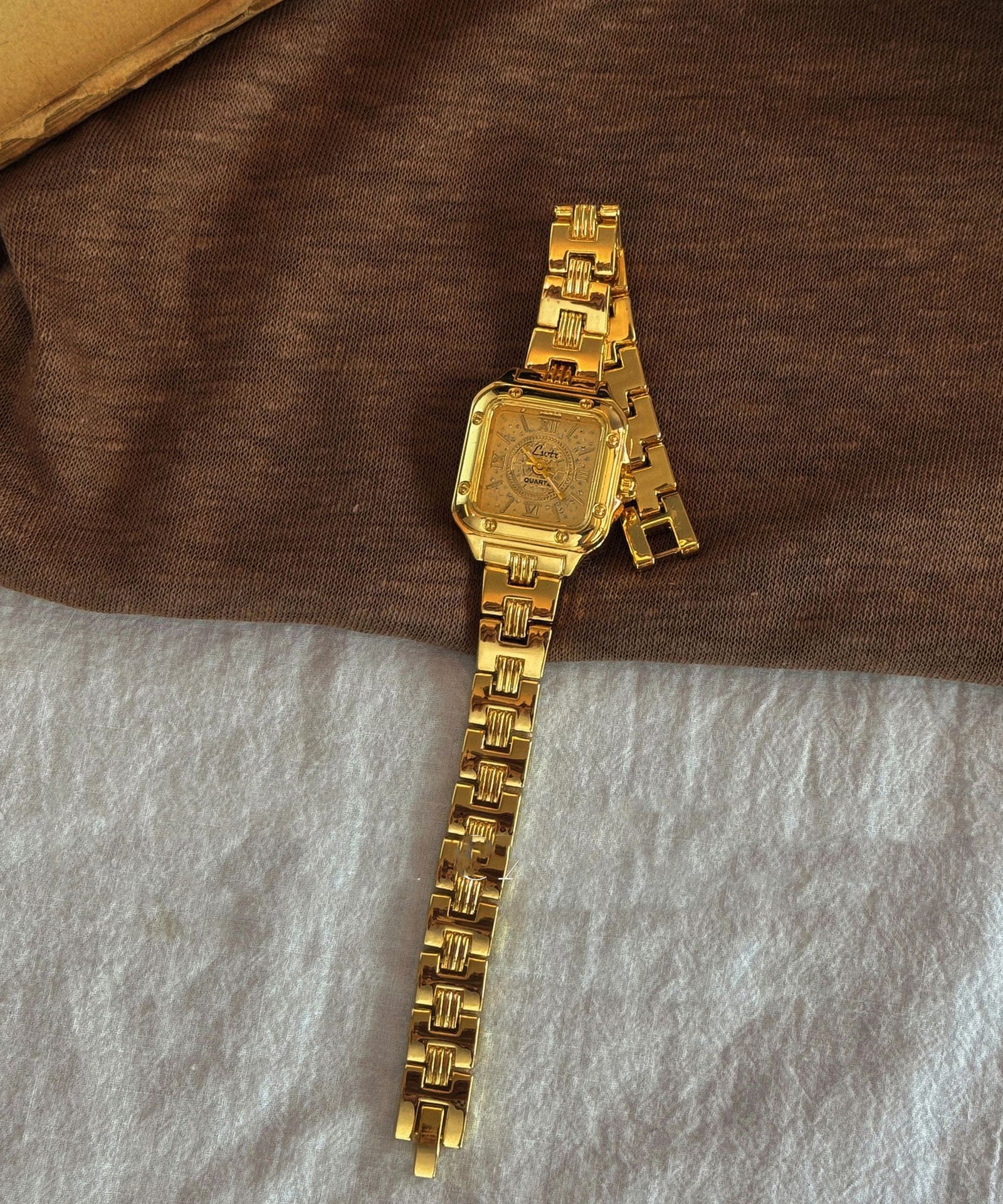 Montre Femme Chaîne Moderne avec Détails en Zircon 2