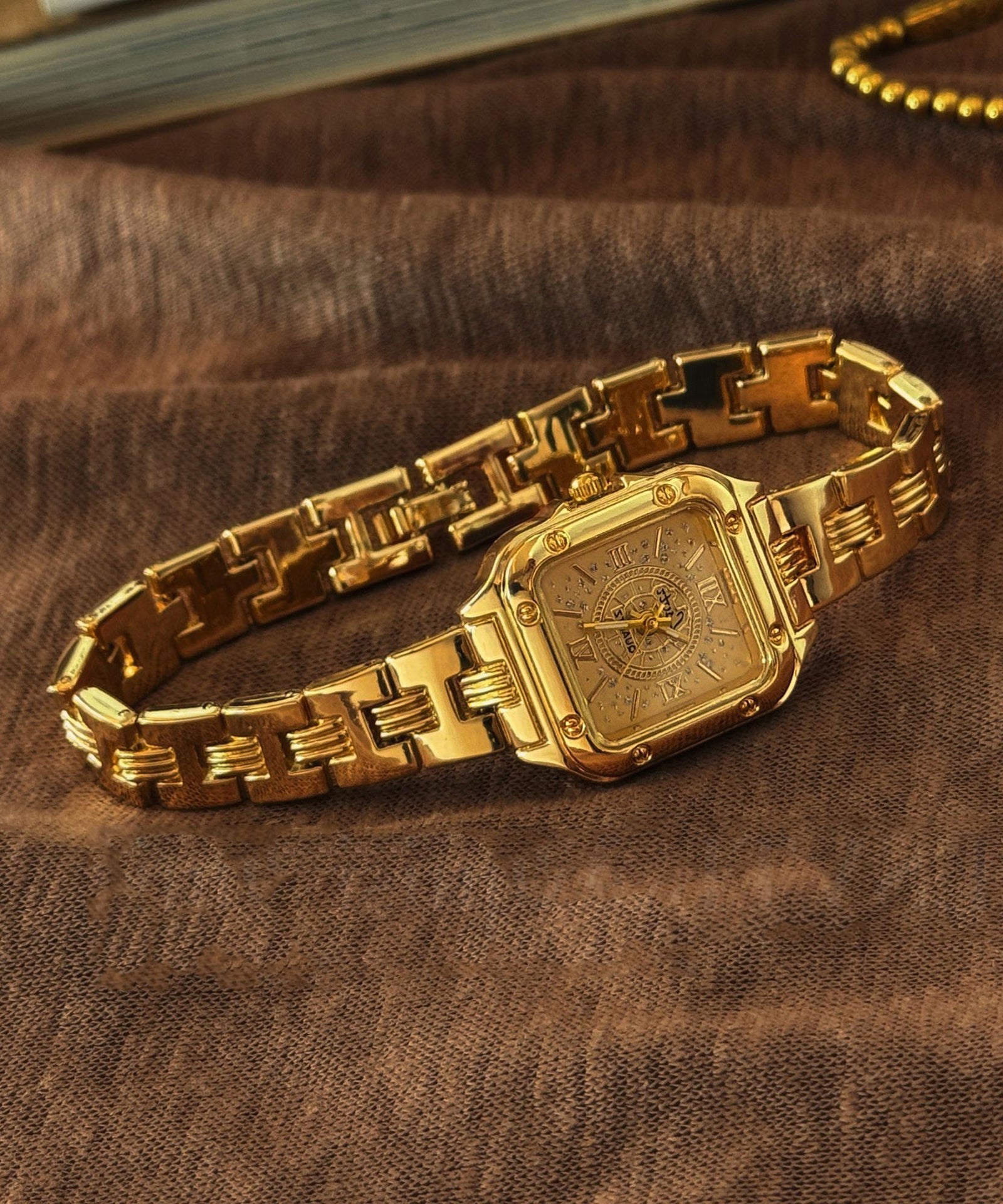 Montre Femme Chaîne Moderne avec Détails en Zircon 3