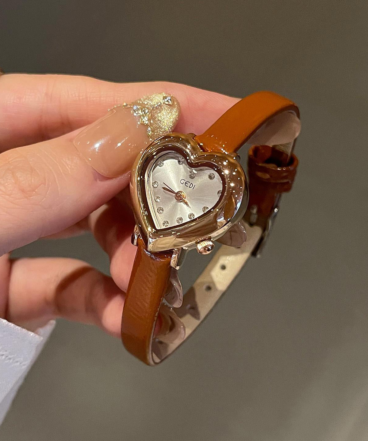 Montre Femme Design Coeur Moderne 1