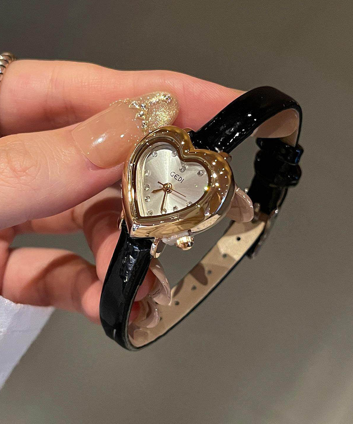 Montre Femme Design Coeur Moderne 2
