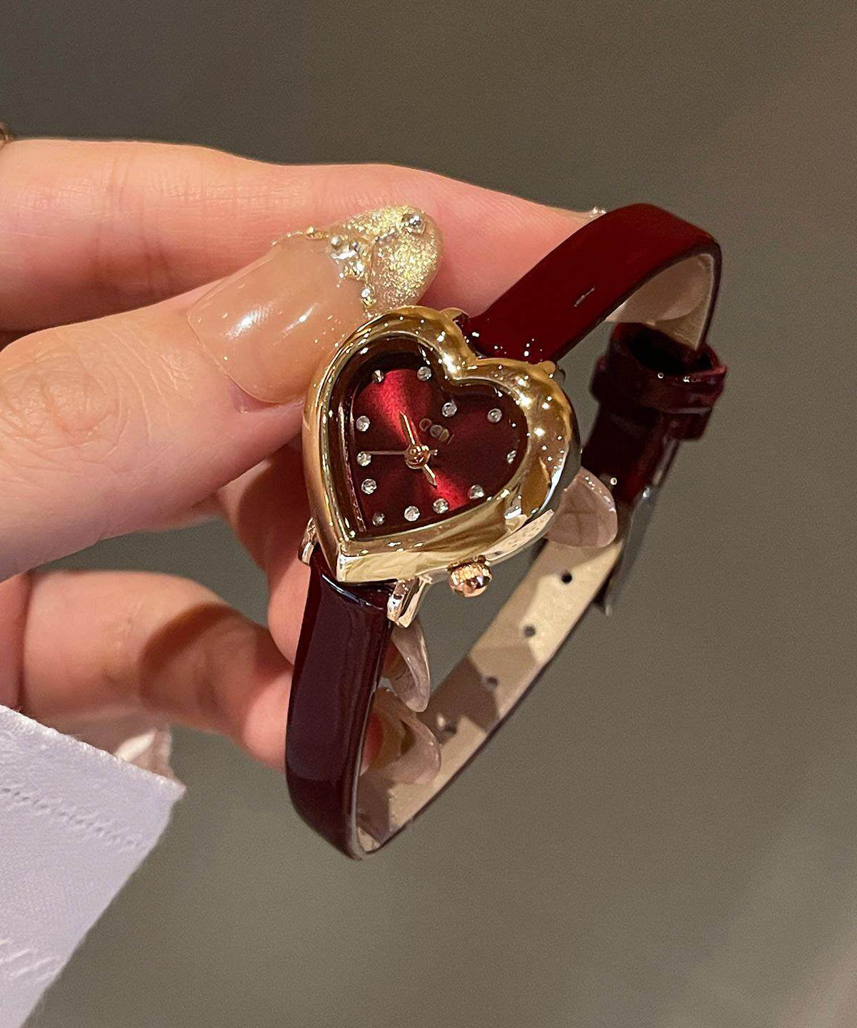 Montre Femme Design Coeur Moderne 3