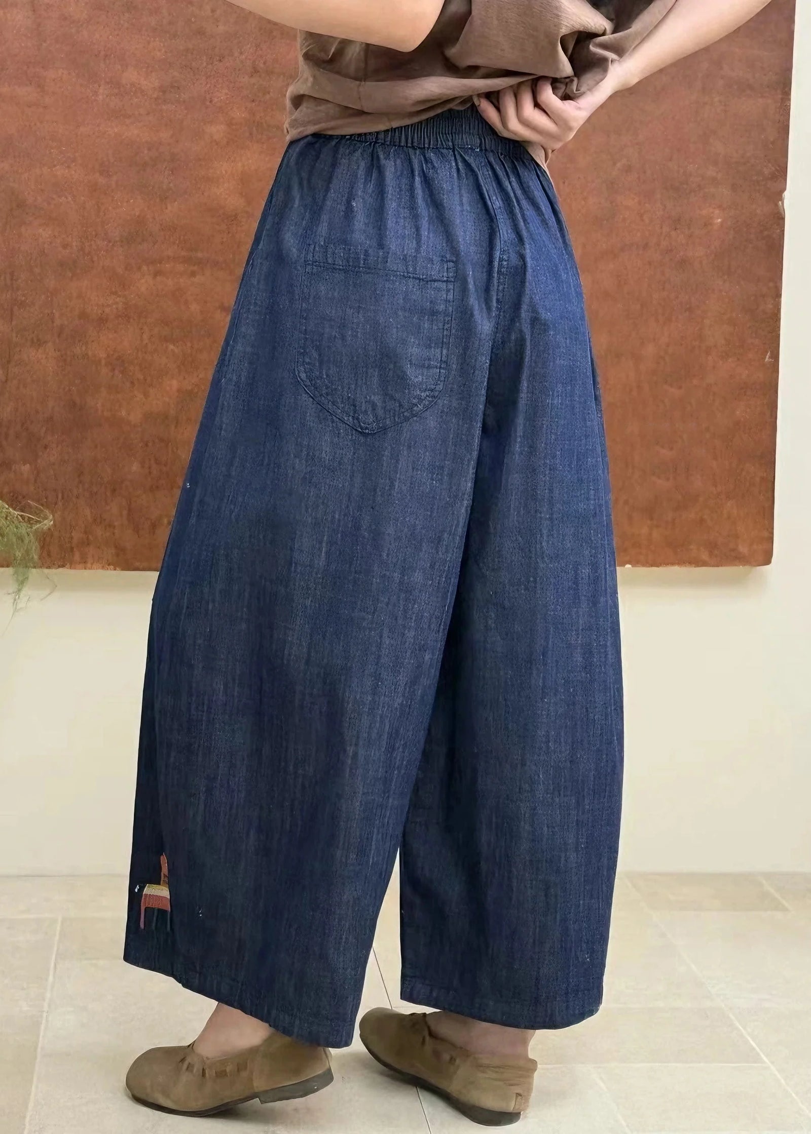 Pantalon en jean grande taille à taille élastique brodé pour femme 2