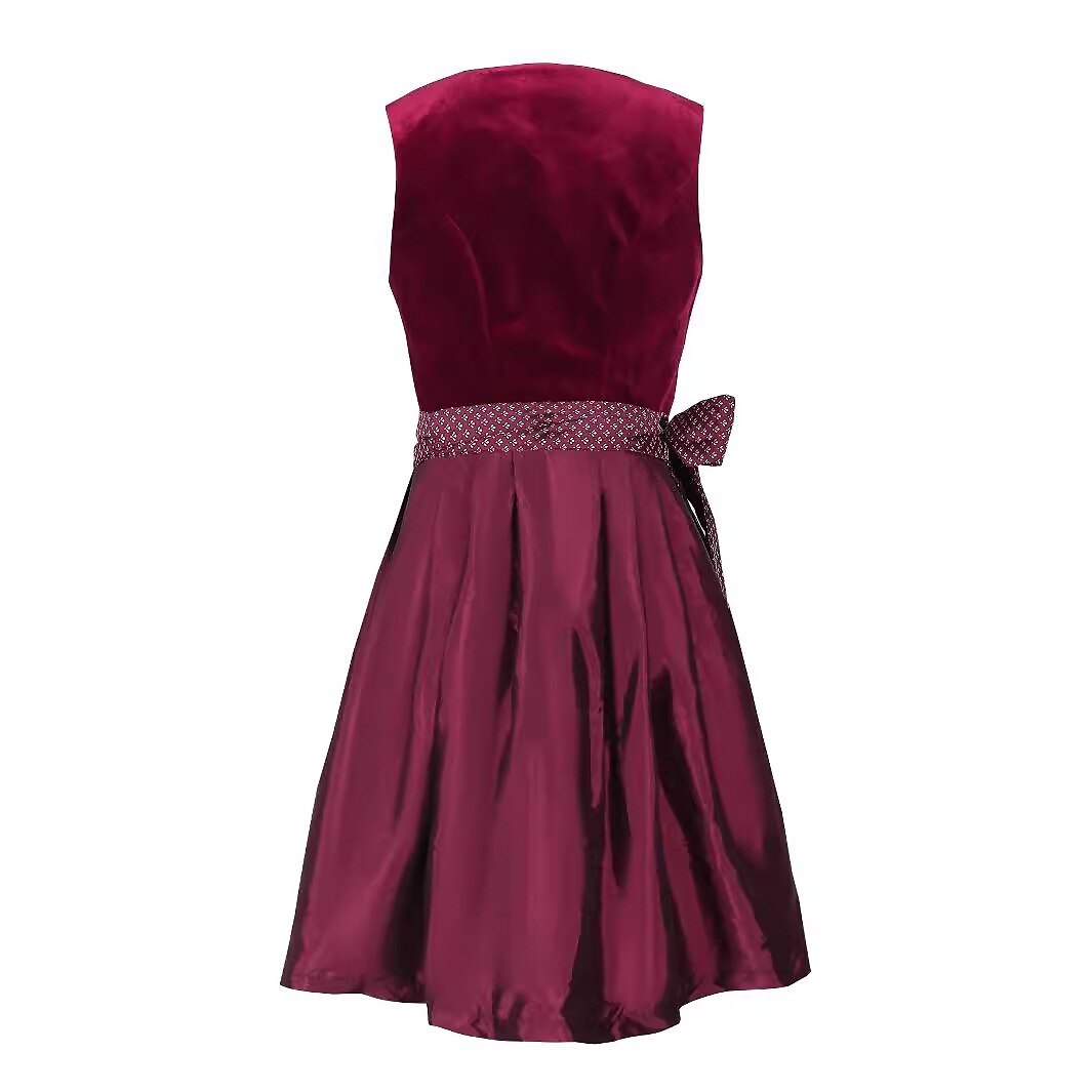 Robe Dirndl Noire Brodée en Tissu pour Femmes 2