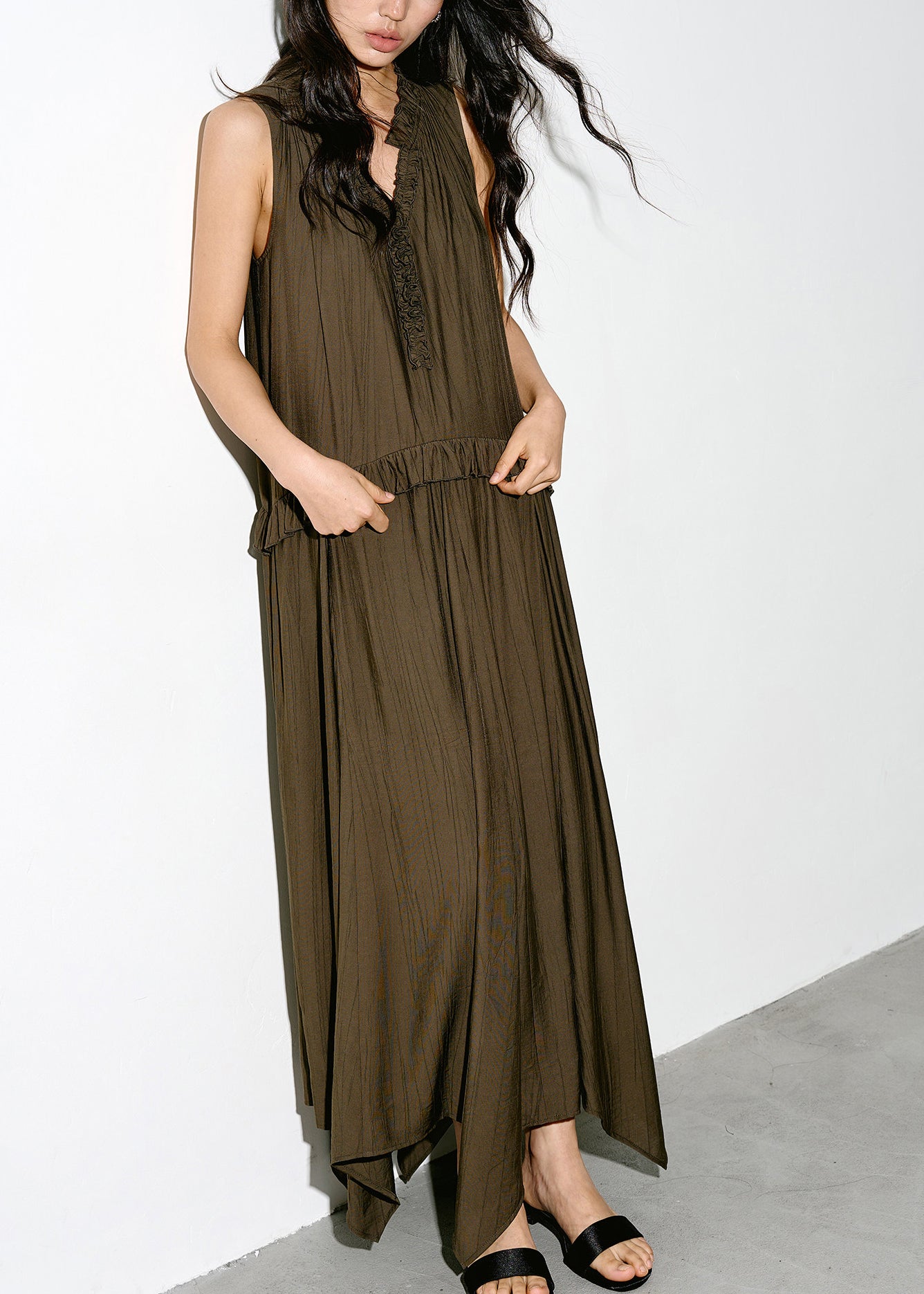 Robe Femme Asymétrique à Volants Col V Sans Manches 3