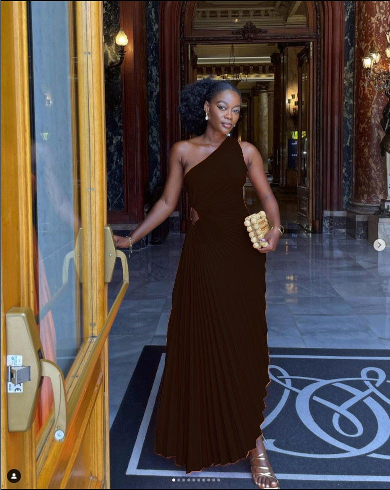 Robe Femme Élégante en Tissu Luxueux