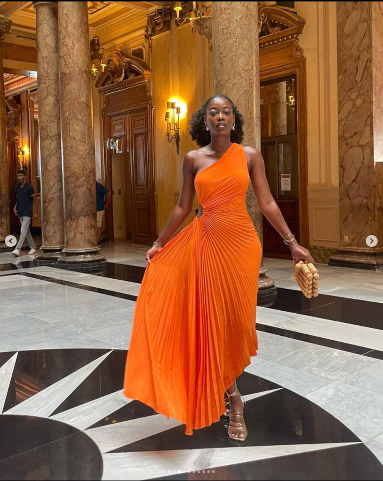 Robe Femme Élégante en Tissu Luxueux