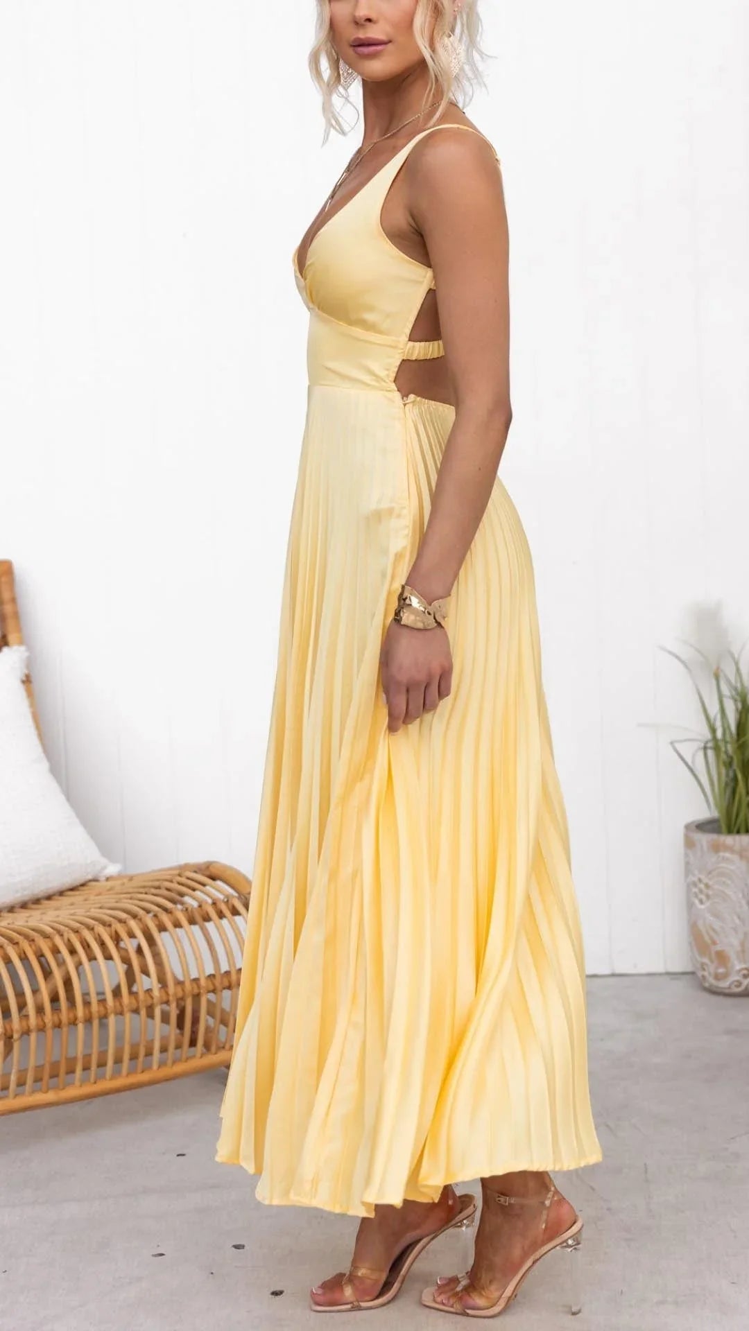 Robe Longue Plissée Jaune à Col en V pour Femmes 2