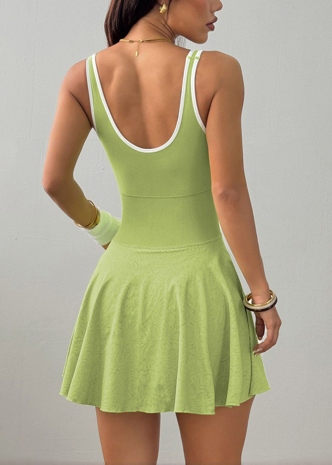 Robe courte femme col en U sans manches avec poches intégrées 4