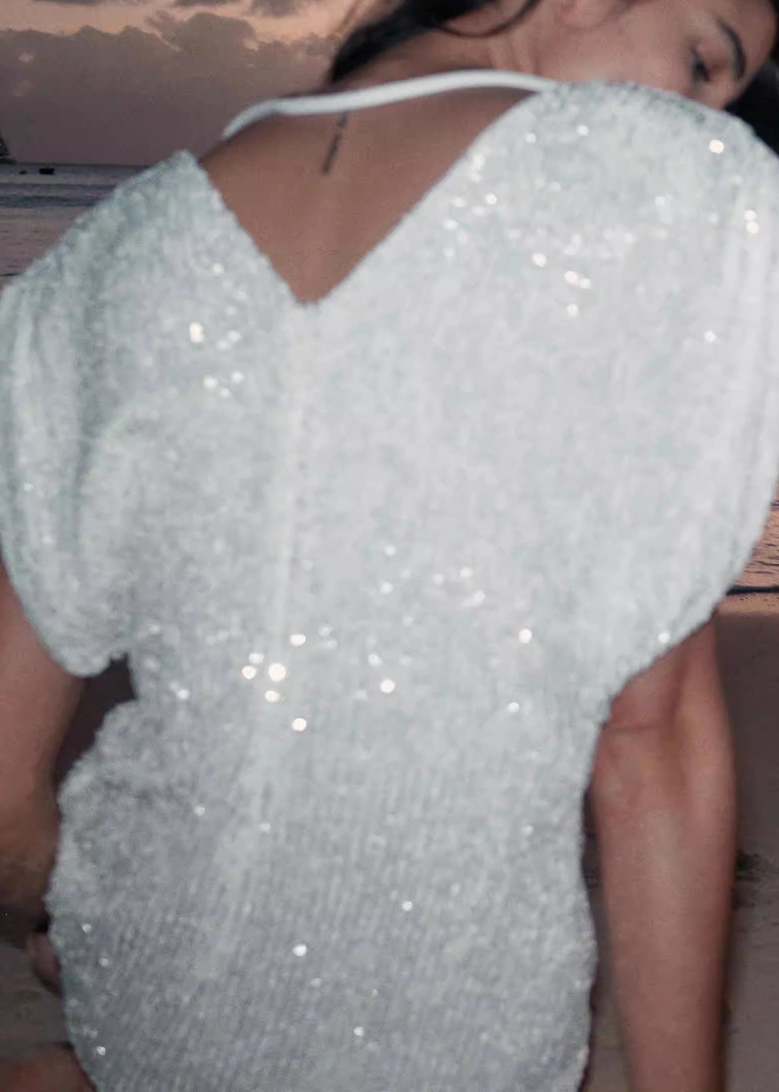 Robe courte femme style enveloppé à paillettes 2