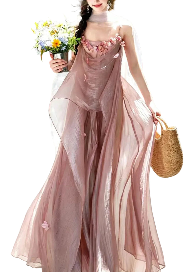 Robe d'été femme à bretelles spaghetti fluide et fleurie 1