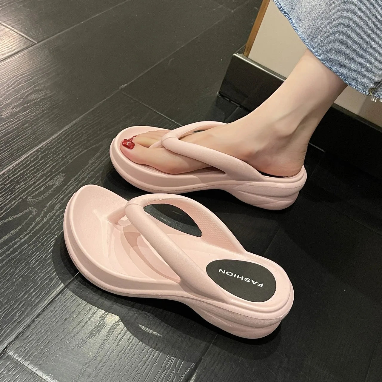Chaussons à talons compensés pour femmes