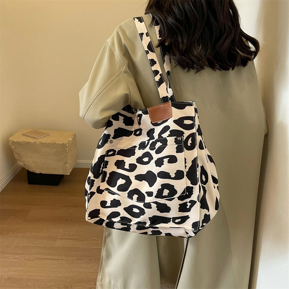 Sac à bandoulière oversize imprimé léopard