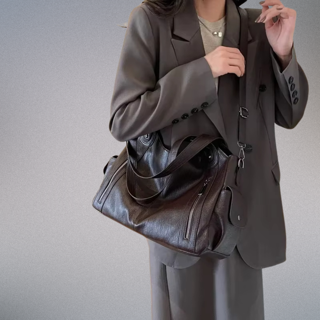 Sac à bandoulière pour femmes en cuir vegan avec accents métalliques 4