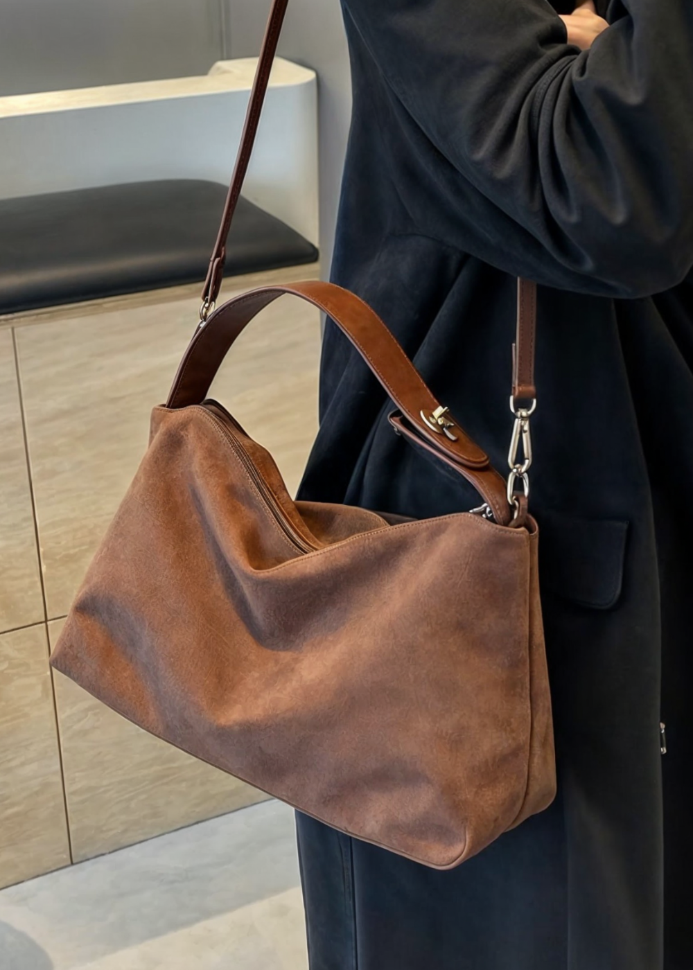 Sac en Simili Suède pour Femme - Style Élégant et Pratique 4