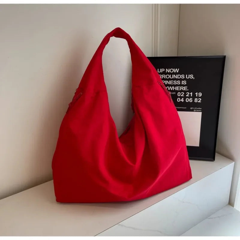 Sac fourre-tout pour femmes design minimaliste en tissu souple 2