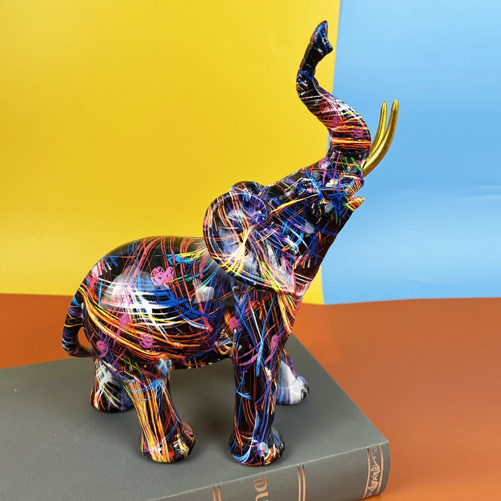 Sculpture d'Éléphant Abstrait en Résine Colorée 2