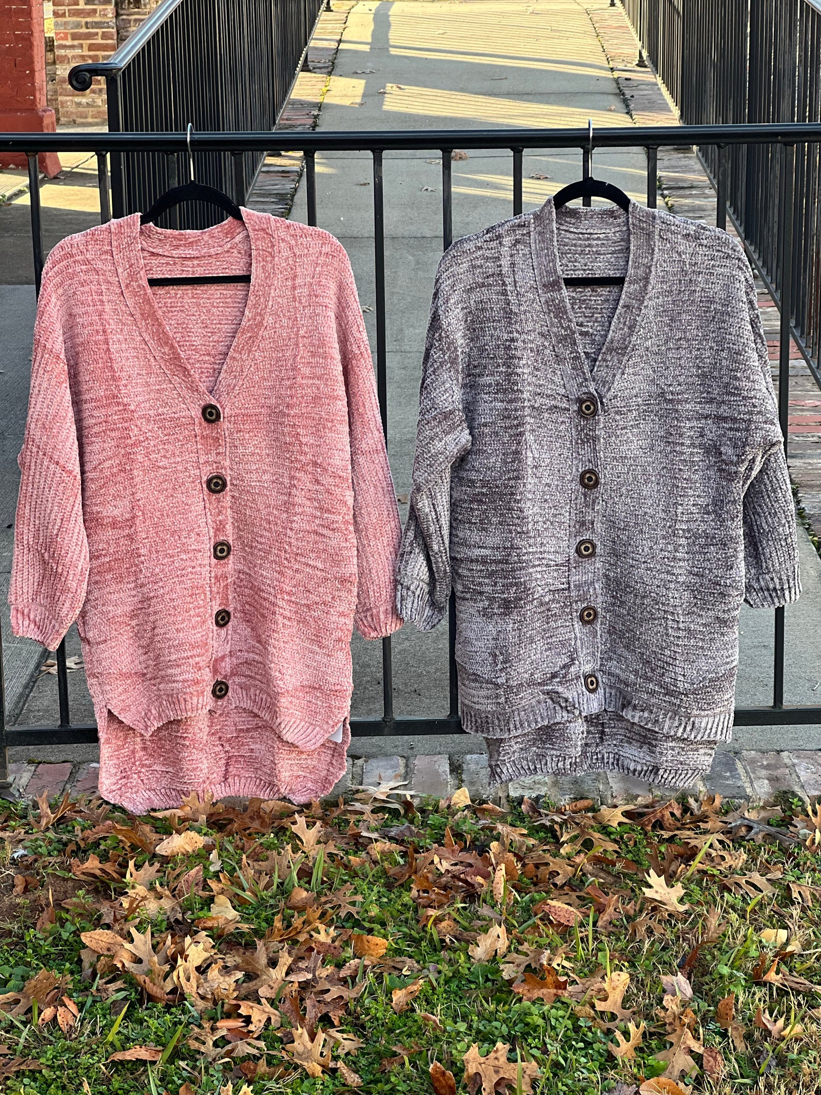 Sweatshirt à Manches Ballon pour Femme en Couleur Kaki 1