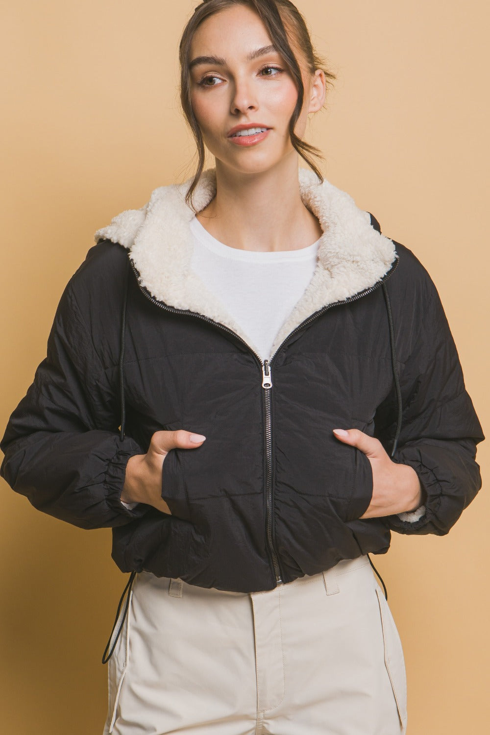 Veste Femme Croppée Réversible Nylon Sherpa à Capuche 2
