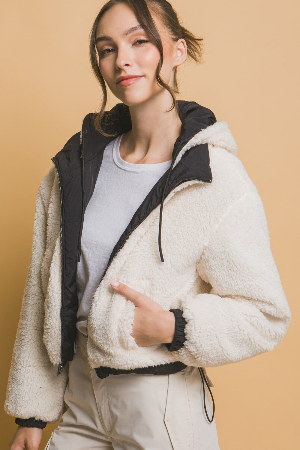 Veste Femme Croppée Réversible Nylon Sherpa à Capuche 3