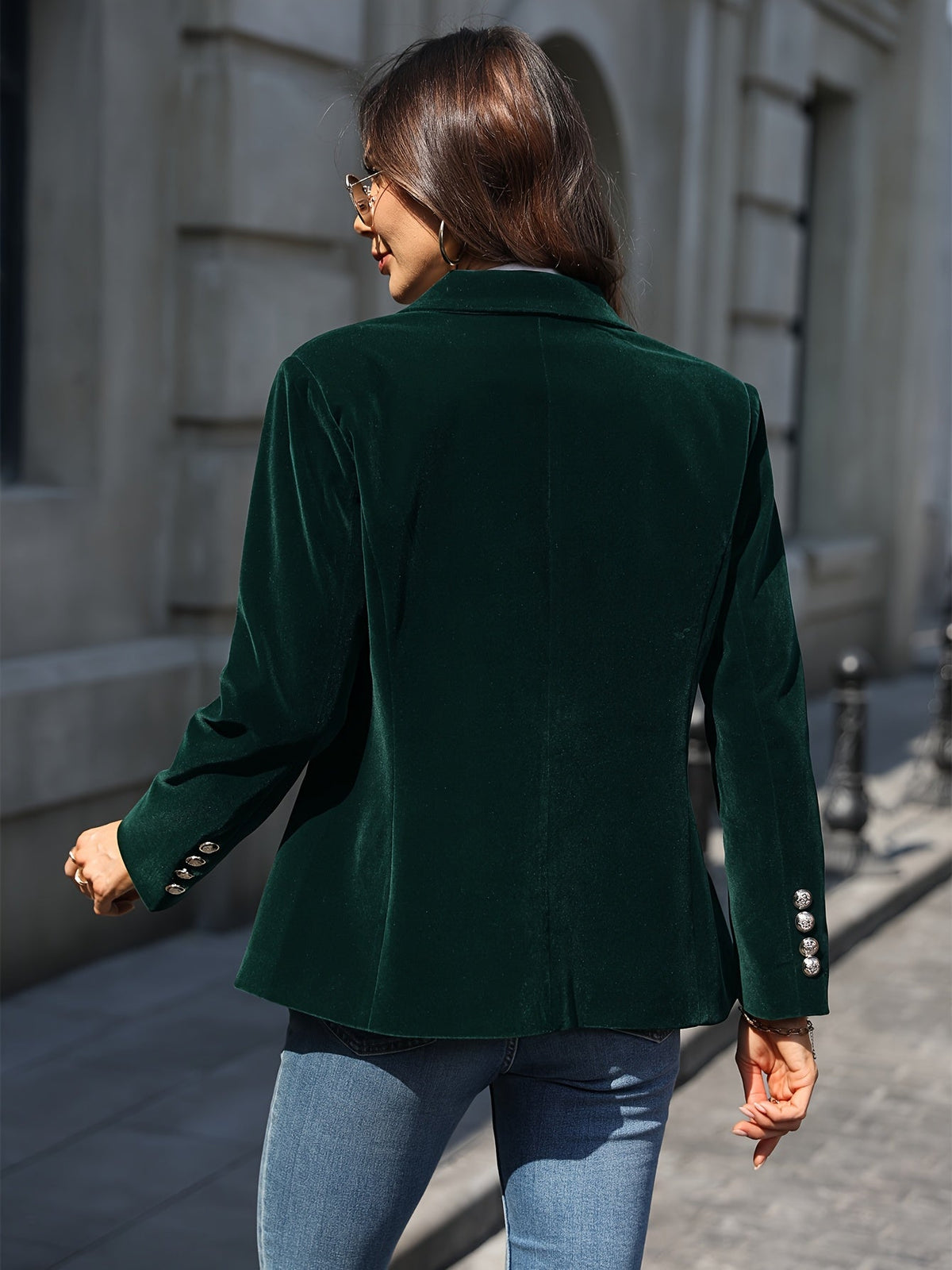 Veste Femme Velours avec Boutons Dorés, Style Chic et Coupe Structurée 6