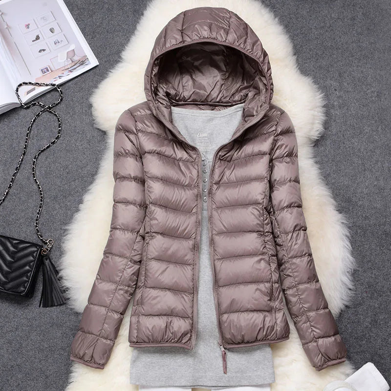 Veste d'hiver légère pour femmes avec capuche 1