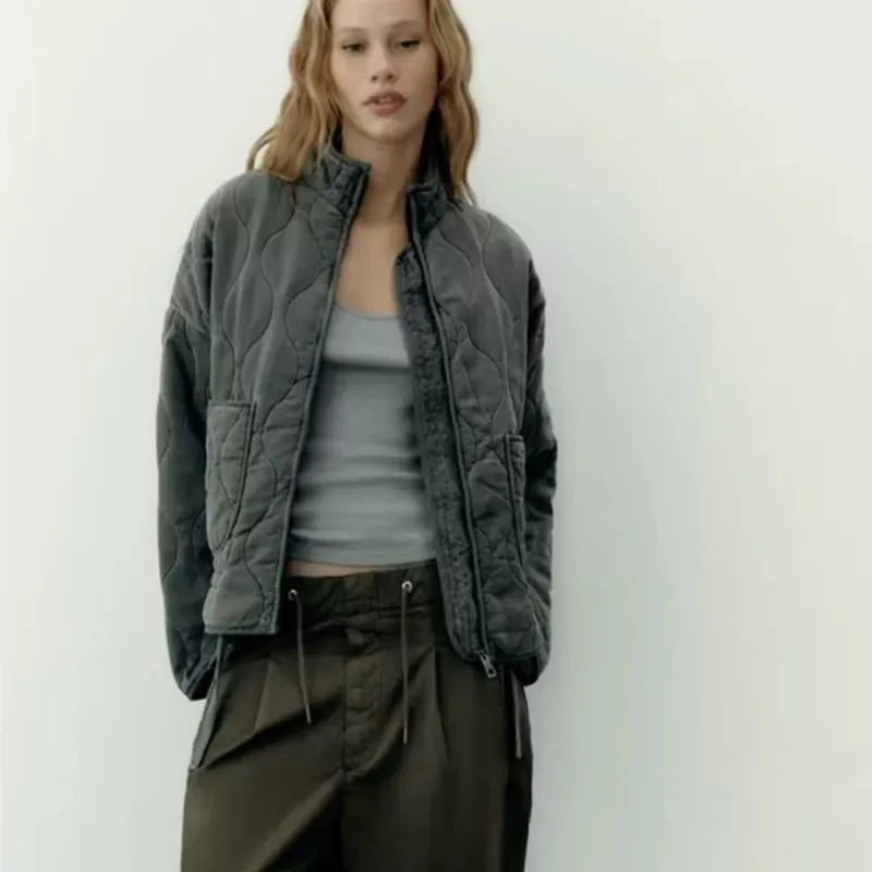 Veste pour femme avec poches et lignes droites 4
