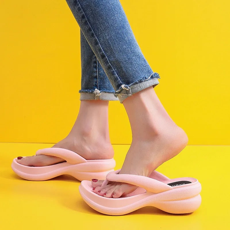 Chaussons à talons compensés pour femmes
