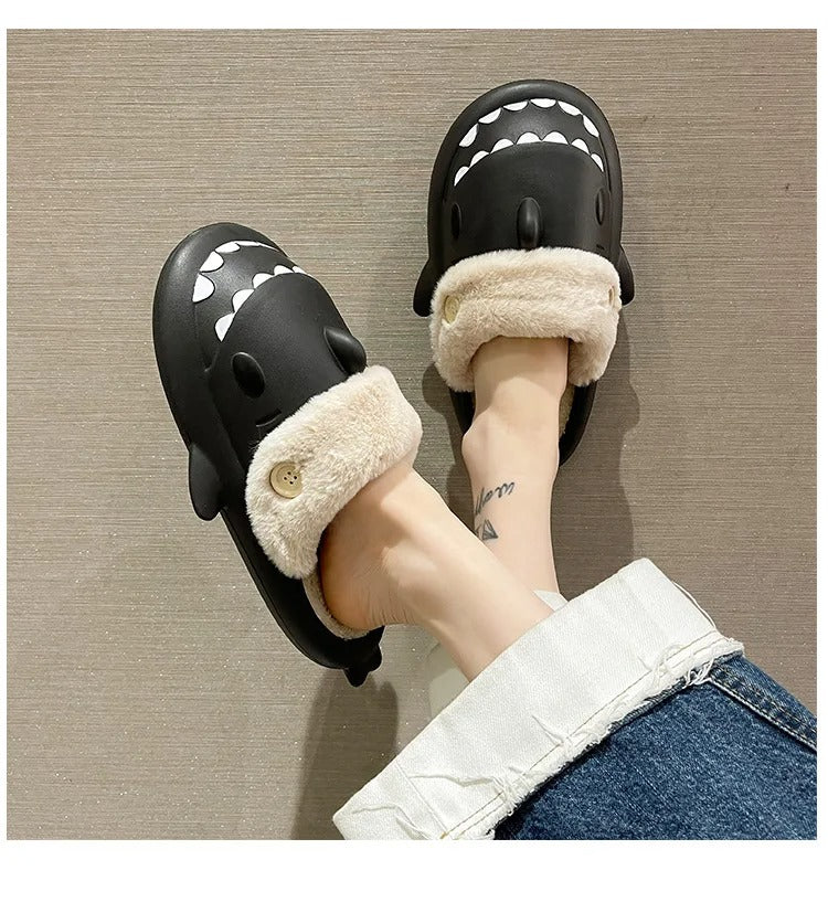 Chaussons en coton pelucheux requin pour femmes